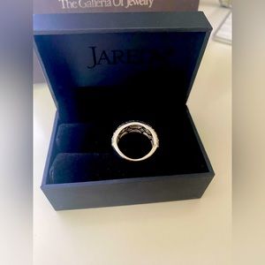 Jared Wedding Ring 💍 Beautiful- Never used - size 5.5